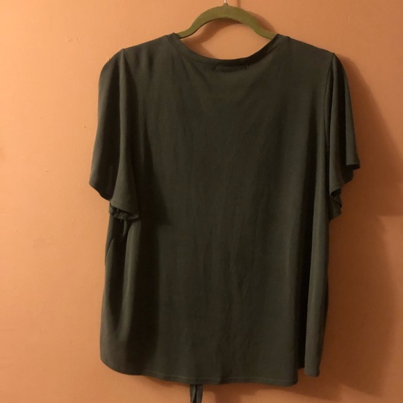 Tie front button up top - Picture 4 of 5